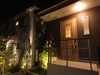 【海老名市分譲コラムver.99】緑と光で⾒た⽬と防犯を考えた家づくりのご提案